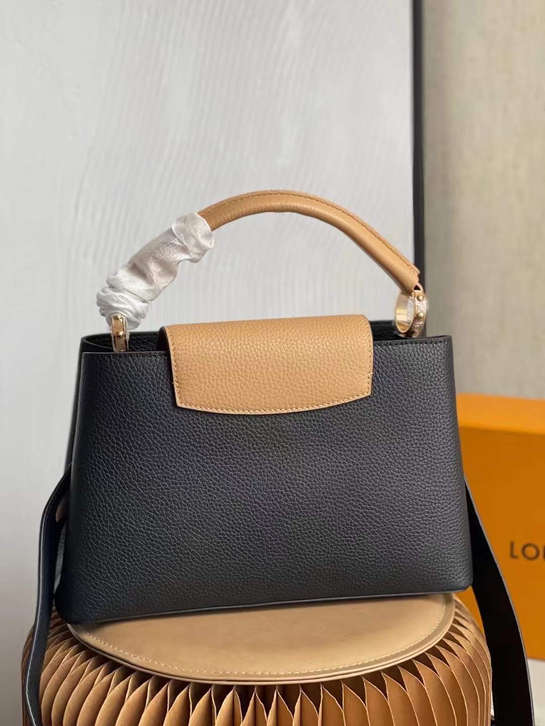 Louis Vuitton CAPUCINES M59466 Best quality replica bag (2022 updated)-ហាងអនឡាញកាបូប Louis Vuitton ក្លែងក្លាយដែលមានគុណភាពល្អបំផុត កាបូបអ្នករចនាម៉ូដចម្លង ru