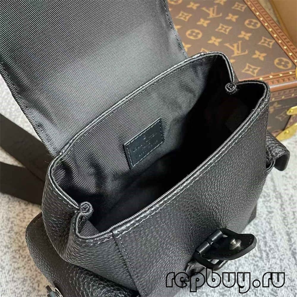 Louis Vuitton CHRISTOPHER M58495 ពណ៌ខ្មៅ កាបូបចម្លងគុណភាពខ្ពស់បំផុត (2022 បានធ្វើបច្ចុប្បន្នភាព)-ហាងអនឡាញកាបូប Louis Vuitton ក្លែងក្លាយដែលមានគុណភាពល្អបំផុត កាបូបអ្នករចនាម៉ូដចម្លង ru