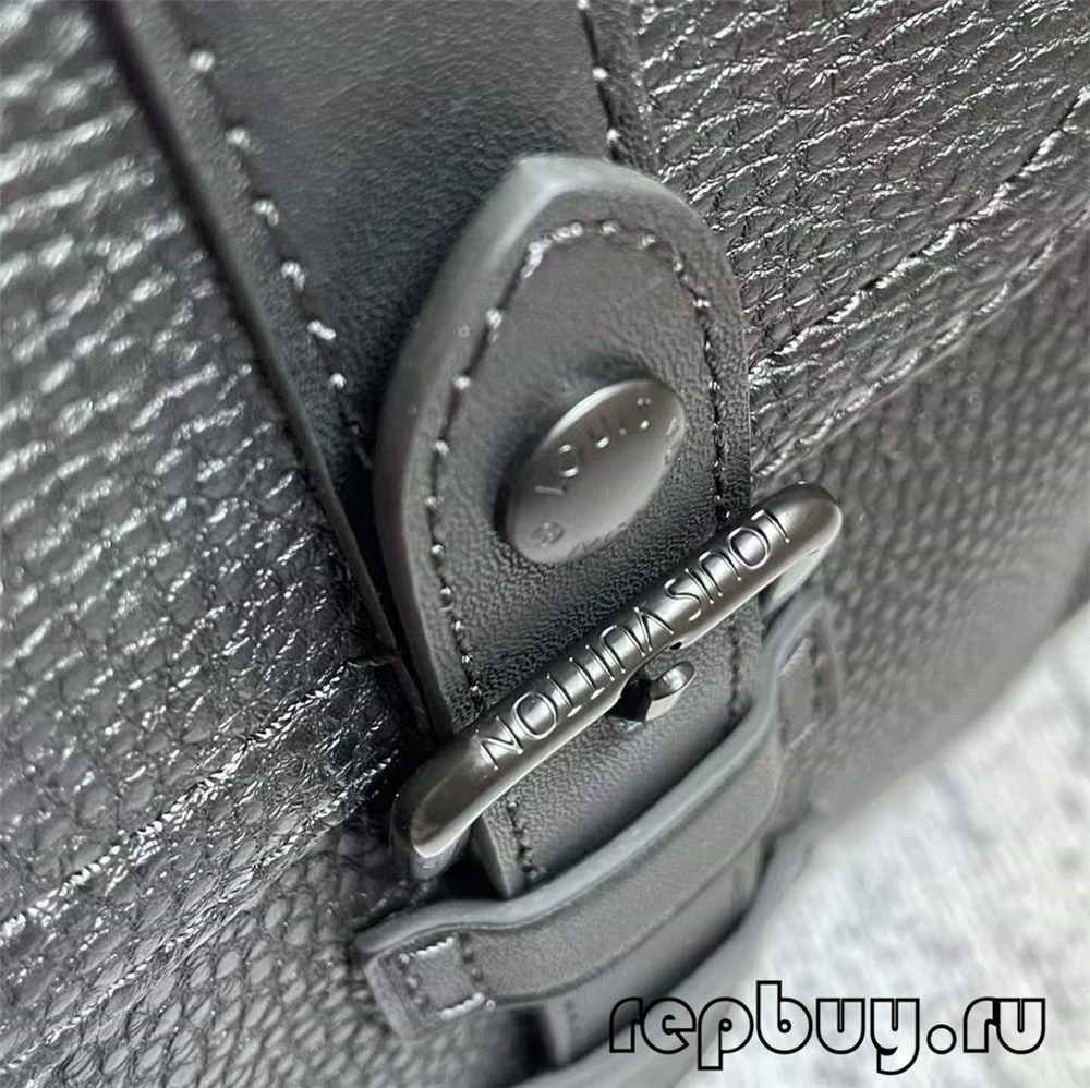 Louis Vuitton CHRISTOPHER M58495 ពណ៌ខ្មៅ កាបូបចម្លងគុណភាពខ្ពស់បំផុត (2022 បានធ្វើបច្ចុប្បន្នភាព)-ហាងអនឡាញកាបូប Louis Vuitton ក្លែងក្លាយដែលមានគុណភាពល្អបំផុត កាបូបអ្នករចនាម៉ូដចម្លង ru