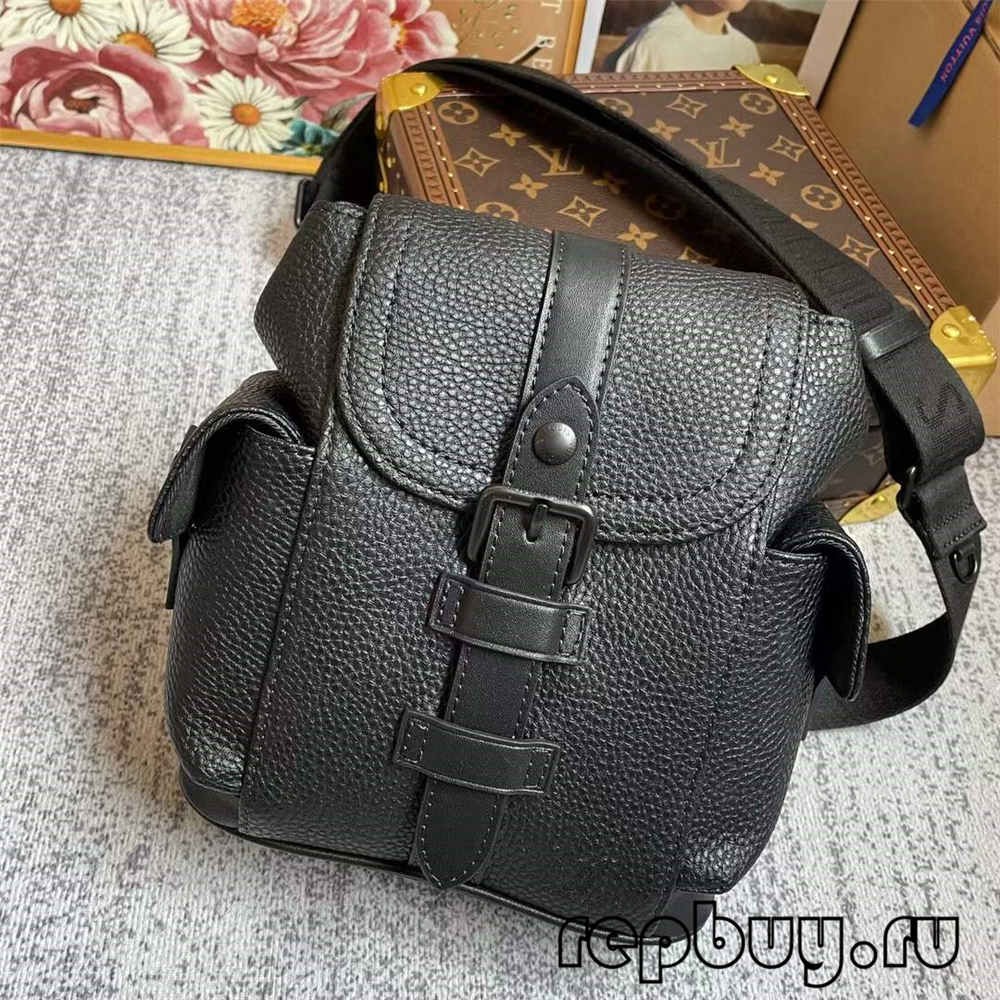 Louis Vuitton CHRISTOPHER M58495 ពណ៌ខ្មៅ កាបូបចម្លងគុណភាពខ្ពស់បំផុត (2022 បានធ្វើបច្ចុប្បន្នភាព)-ហាងអនឡាញកាបូប Louis Vuitton ក្លែងក្លាយដែលមានគុណភាពល្អបំផុត កាបូបអ្នករចនាម៉ូដចម្លង ru