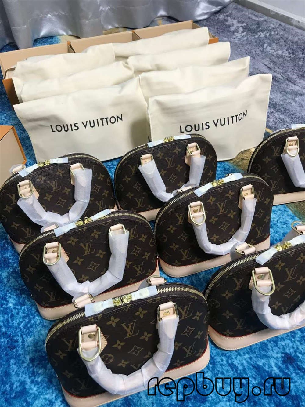 Louis Vuitton M53152 Alma BB top quality replica bags (2022 Latest)-Negoziu in linea di borse Louis Vuitton falsi di migliore qualità, borsa di design di replica ru