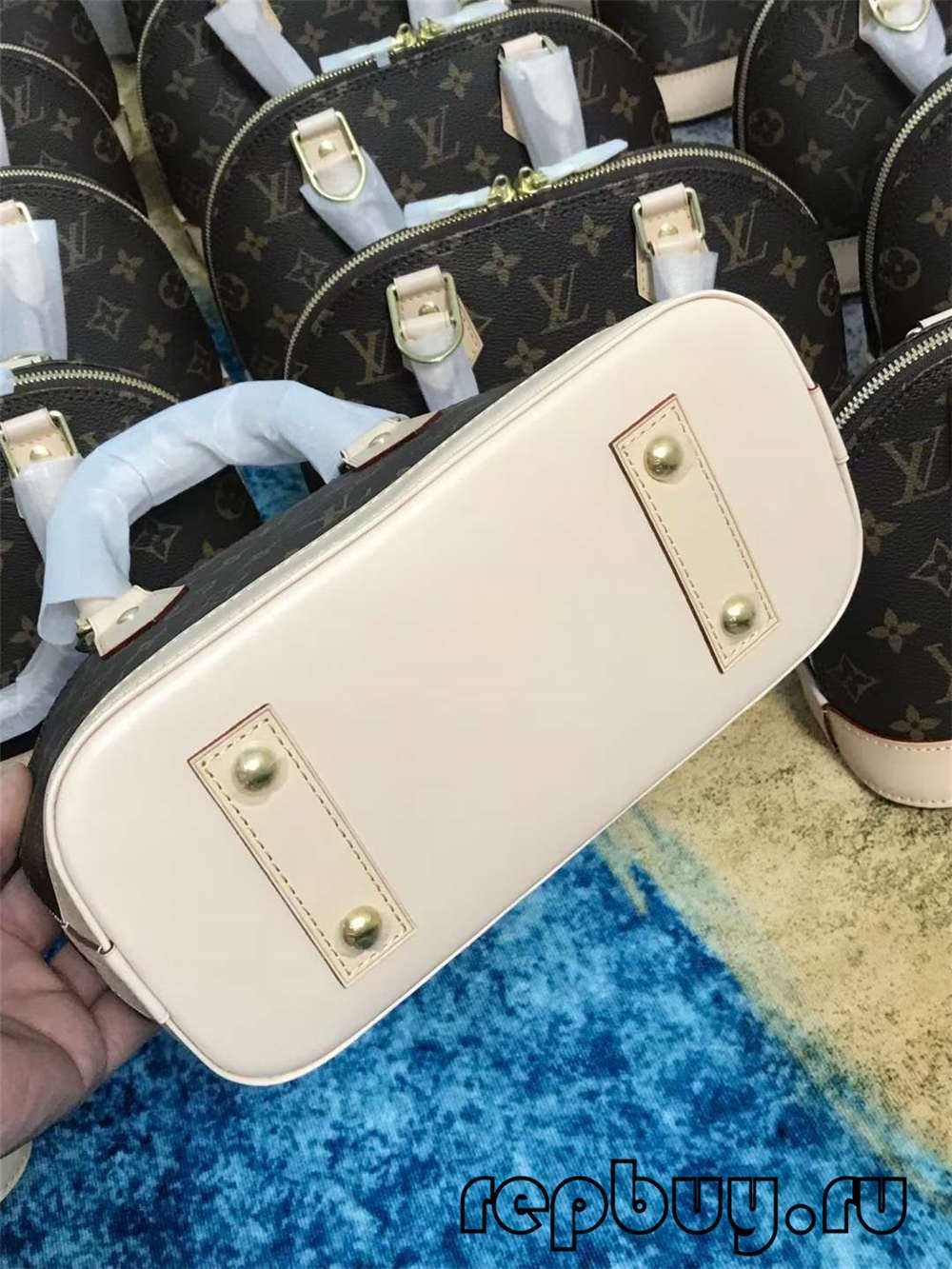 Louis Vuitton M53152 Alma BB top quality replica bags (2022 Latest)-Negoziu in linea di borse Louis Vuitton falsi di migliore qualità, borsa di design di replica ru