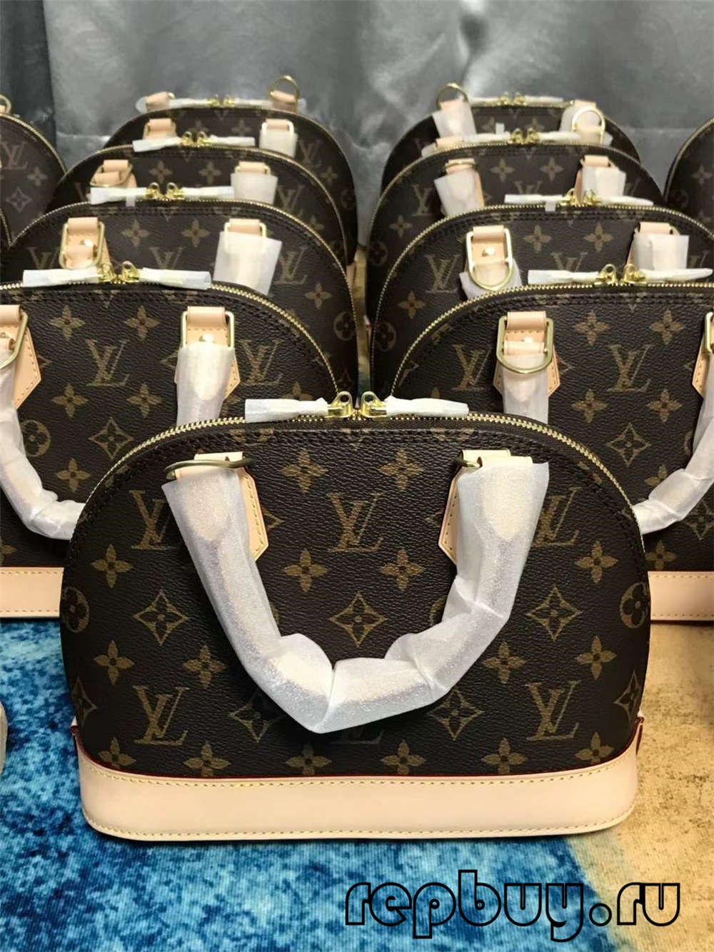 Louis Vuitton M53152 Alma BB top quality replica bags (2022 Latest)-Negoziu in linea di borse Louis Vuitton falsi di migliore qualità, borsa di design di replica ru