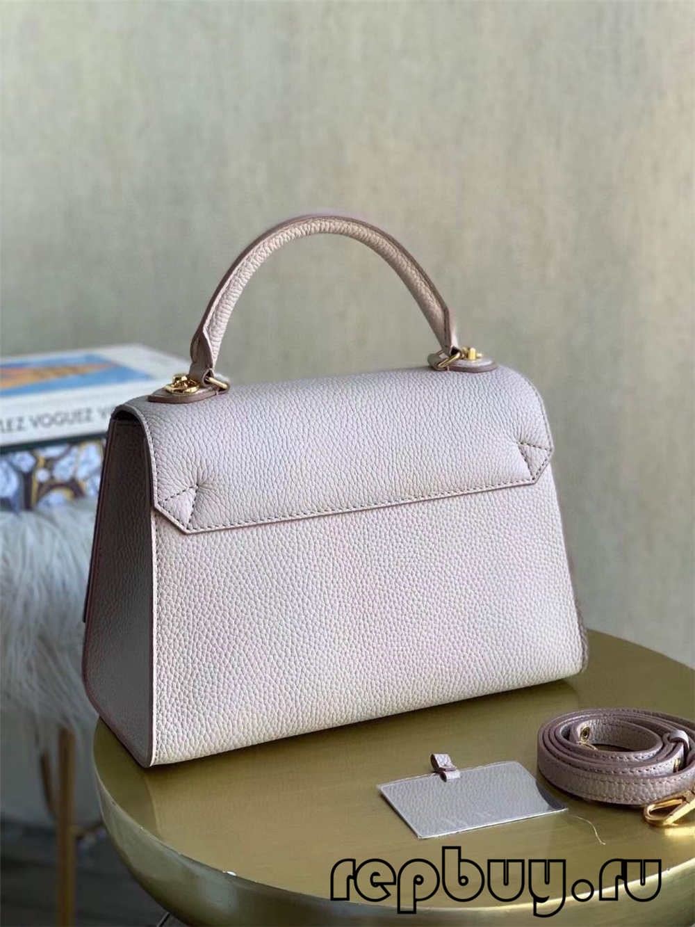 Louis Vuitton M57092 TWIST ONE HANDLE çenteyê kopyakî bi kalîteya top (2022 nûvekirî)-Best Quality Fake Louis Vuitton Bag Online Store, Replica designer bag ru