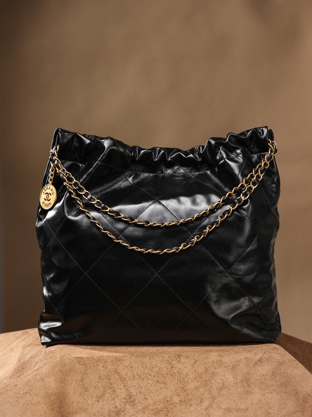 How good quality is a Chanel 22 fake bag?(2023 updated)-Bescht Qualitéit Fake Louis Vuitton Bag Online Store, Replica Designer Bag ru How good quality is a Chanel 22 fake bag?(2023 updated)-Bescht Qualitéit Fake Louis Vuitton Bag Online Store, Replica Designer Bag ru