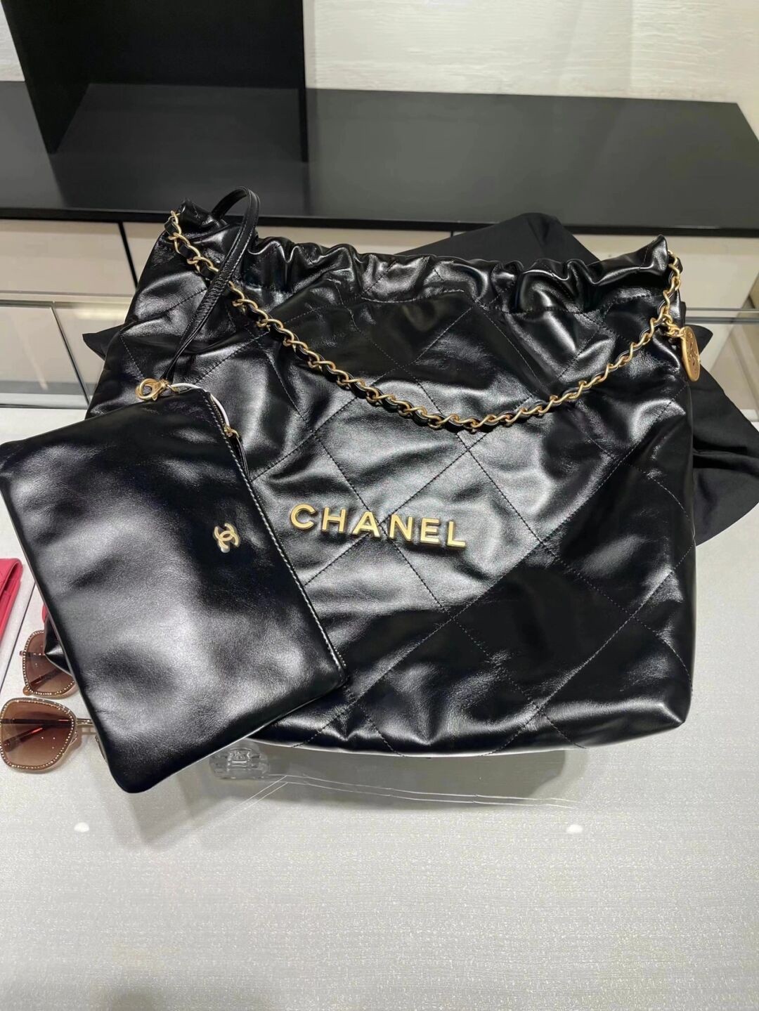 How good quality is a Chanel 22 fake bag?(2023 updated)-Bescht Qualitéit Fake Louis Vuitton Bag Online Store, Replica Designer Bag ru How good quality is a Chanel 22 fake bag?(2023 updated)-Bescht Qualitéit Fake Louis Vuitton Bag Online Store, Replica Designer Bag ru