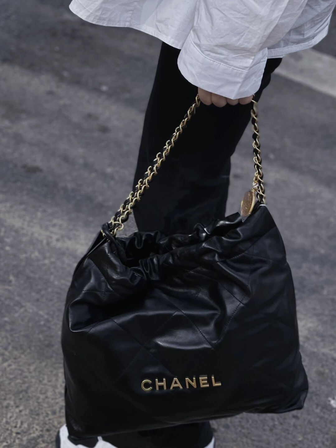 How good quality is a Chanel 22 fake bag?(2023 updated)-Bescht Qualitéit Fake Louis Vuitton Bag Online Store, Replica Designer Bag ru How good quality is a Chanel 22 fake bag?(2023 updated)-Bescht Qualitéit Fake Louis Vuitton Bag Online Store, Replica Designer Bag ru