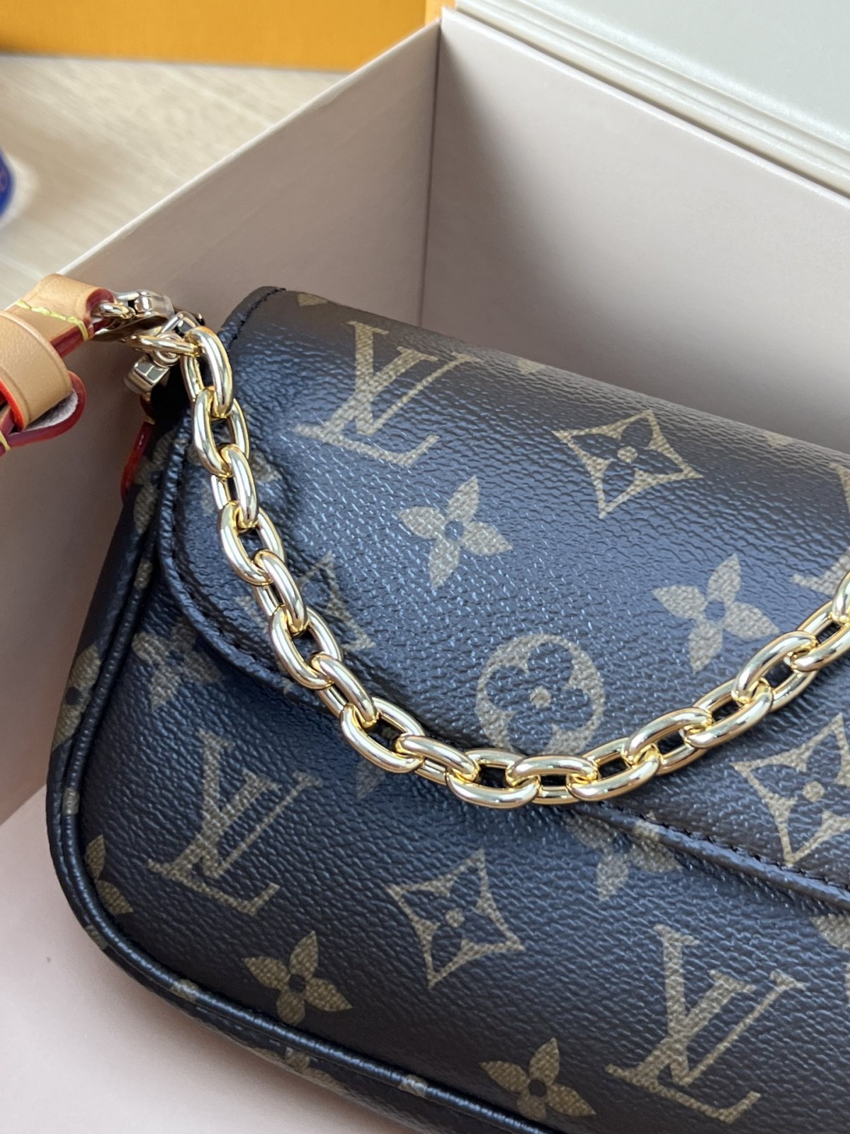 How good quality is a M81911 LOUIS VUITTON WALLET ON CHAIN IVY(2023 new edition)-Pangalusna kualitas palsu Louis Vuitton Kantong Toko Online, Replica desainer kantong ru How good quality is a M81911 LOUIS VUITTON WALLET ON CHAIN IVY(2023 new edition)-Pangalusna kualitas palsu Louis Vuitton Kantong Toko Online, Replica desainer kantong ru