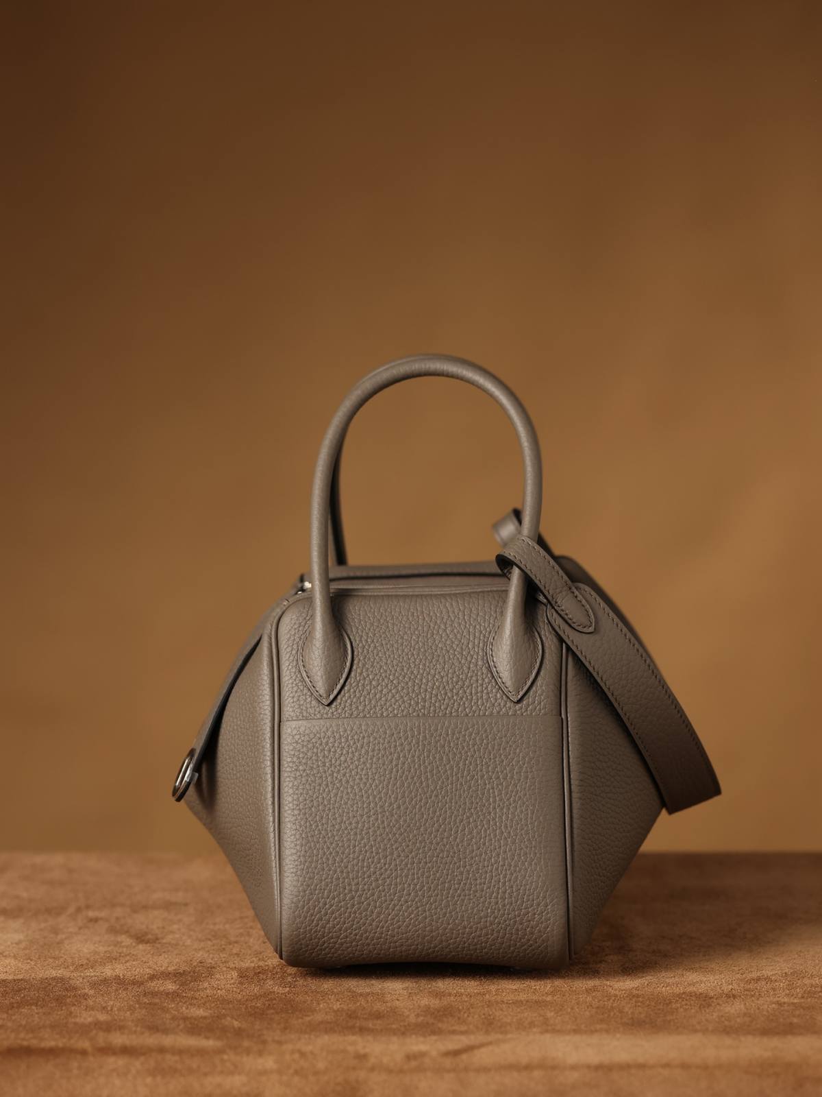 Best Replica Handbags Store15% off and handmade Hermes grey lindy 26 full review (2024 Nov updated)-Molemo ka ho Fetisisa Lebenkele la Lebenkele la Marang-rang la Fake Louis Vuitton, Replica designer bag ru