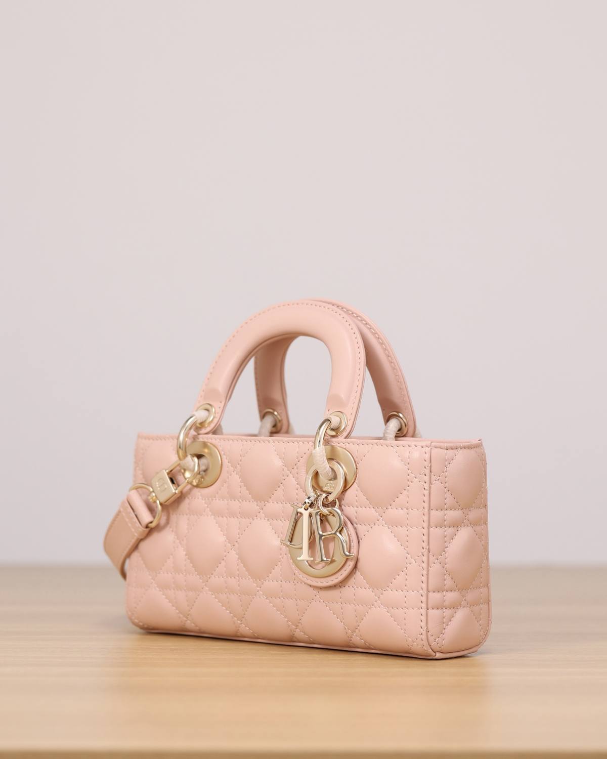 Best Replica Handbags Storesuper replica Lady Dior D Joy pink bag review(2025 July updated)-Best Quality Fake Louis Vuitton Bag Online Store, Replica designer bag ru