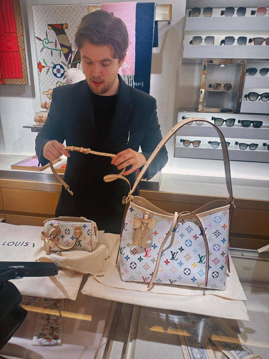 Best Replica Handbags Storebuys an Authentic Louis Vuitton Carryall white monogram bag(Oct 2025 updated)-Best Quality Fake Louis Vuitton Bag Online Store, Replica designer bag ru