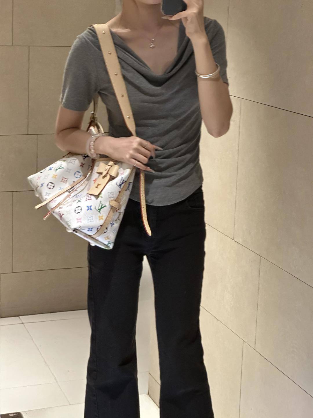 Best Replica Handbags Storebuys an Authentic Louis Vuitton Carryall white monogram bag(Oct 2025 updated)-Best Quality Fake Louis Vuitton Bag Online Store, Replica designer bag ru