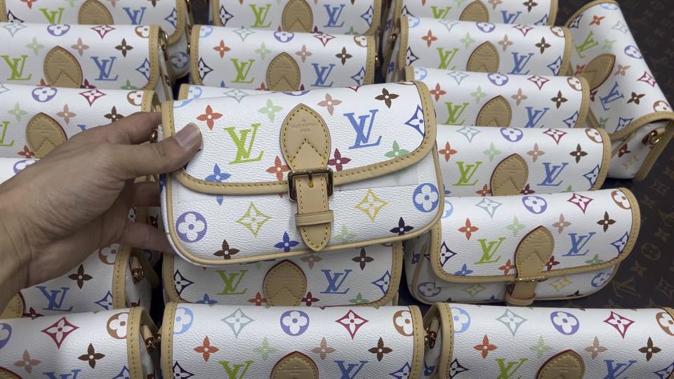 Best Replica Handbags StoreSuper replica Louis Vuitton Diana bag in white monogram(Oct 2025 updated)-အရည်အသွေးအကောင်းဆုံးအတု Louis Vuitton Bag အွန်လိုင်းစတိုး၊ ပုံစံတူဒီဇိုင်နာအိတ် ru Best Replica Handbags StoreSuper replica Louis Vuitton Diana bag in white monogram(Oct 2025 updated)-အရည်အသွေးအကောင်းဆုံးအတု Louis Vuitton Bag အွန်လိုင်းစတိုး၊ ပုံစံတူဒီဇိုင်နာအိတ် ru