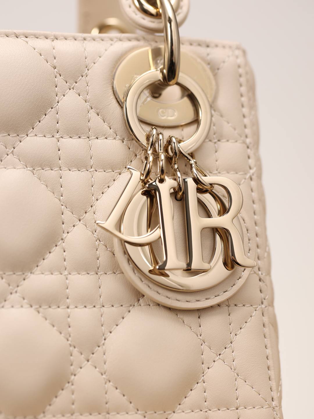 Best Replica Handbags StoreSuper replica Lady Dior bag in beige review(Oct 2025 updated)-ຄຸນະພາບທີ່ດີທີ່ສຸດ Fake Louis Vuitton Bag Online Store, Replica designer bag ru