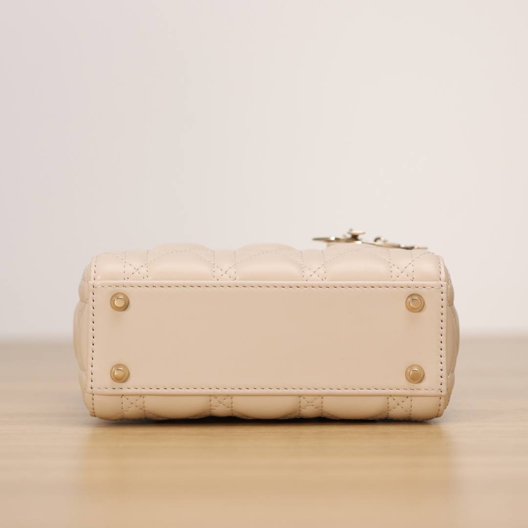 Best Replica Handbags StoreSuper replica Lady Dior bag in beige review(Oct 2025 updated)-ຄຸນະພາບທີ່ດີທີ່ສຸດ Fake Louis Vuitton Bag Online Store, Replica designer bag ru