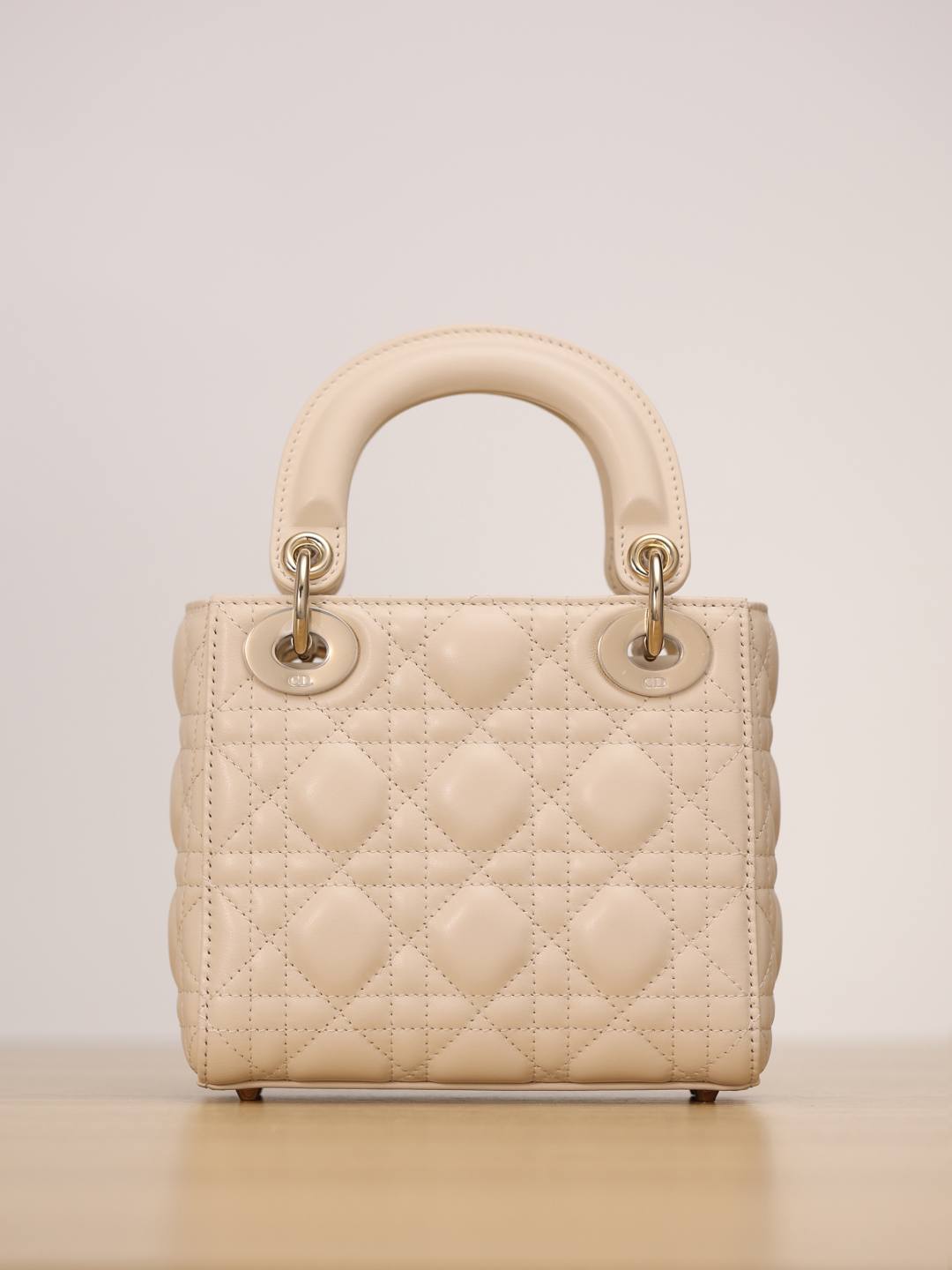 Best Replica Handbags StoreSuper replica Lady Dior bag in beige review(Oct 2025 updated)-ຄຸນະພາບທີ່ດີທີ່ສຸດ Fake Louis Vuitton Bag Online Store, Replica designer bag ru