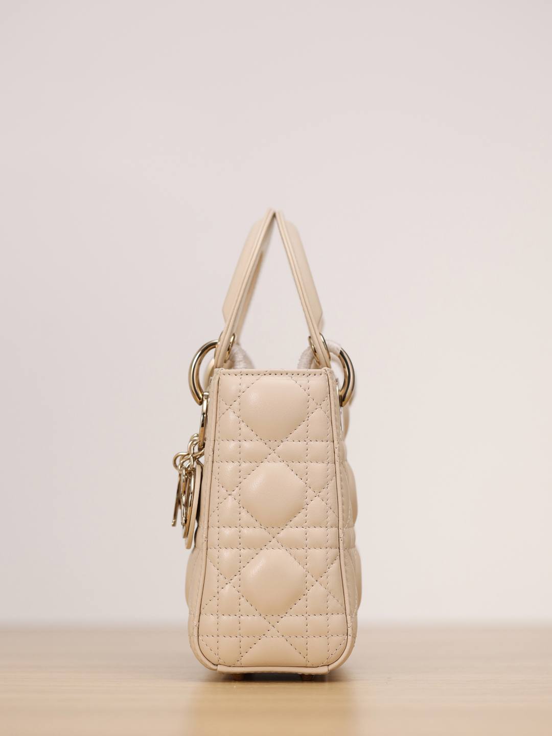 Best Replica Handbags StoreSuper replica Lady Dior bag in beige review(Oct 2025 updated)-ຄຸນະພາບທີ່ດີທີ່ສຸດ Fake Louis Vuitton Bag Online Store, Replica designer bag ru