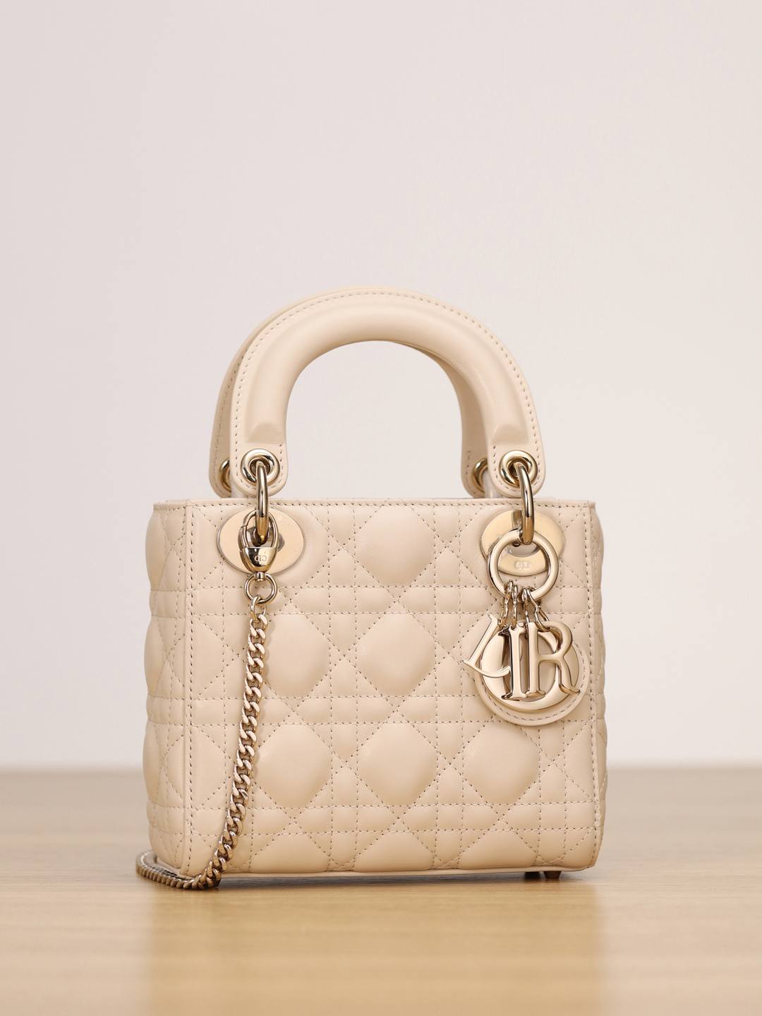 Best Replica Handbags StoreSuper replica Lady Dior bag in beige review(Oct 2025 updated)-ຄຸນະພາບທີ່ດີທີ່ສຸດ Fake Louis Vuitton Bag Online Store, Replica designer bag ru