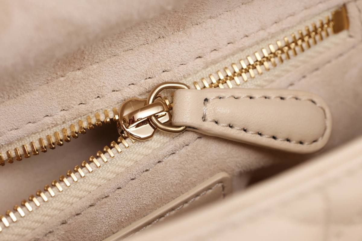 Best Replica Handbags StoreSuper replica Lady Dior bag in beige review(Oct 2025 updated)-ຄຸນະພາບທີ່ດີທີ່ສຸດ Fake Louis Vuitton Bag Online Store, Replica designer bag ru