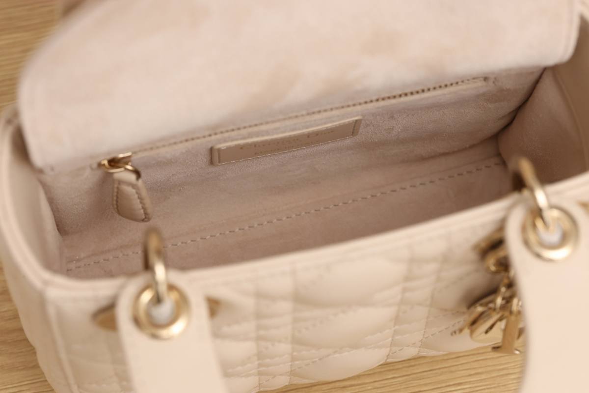 Best Replica Handbags StoreSuper replica Lady Dior bag in beige review(Oct 2025 updated)-ຄຸນະພາບທີ່ດີທີ່ສຸດ Fake Louis Vuitton Bag Online Store, Replica designer bag ru