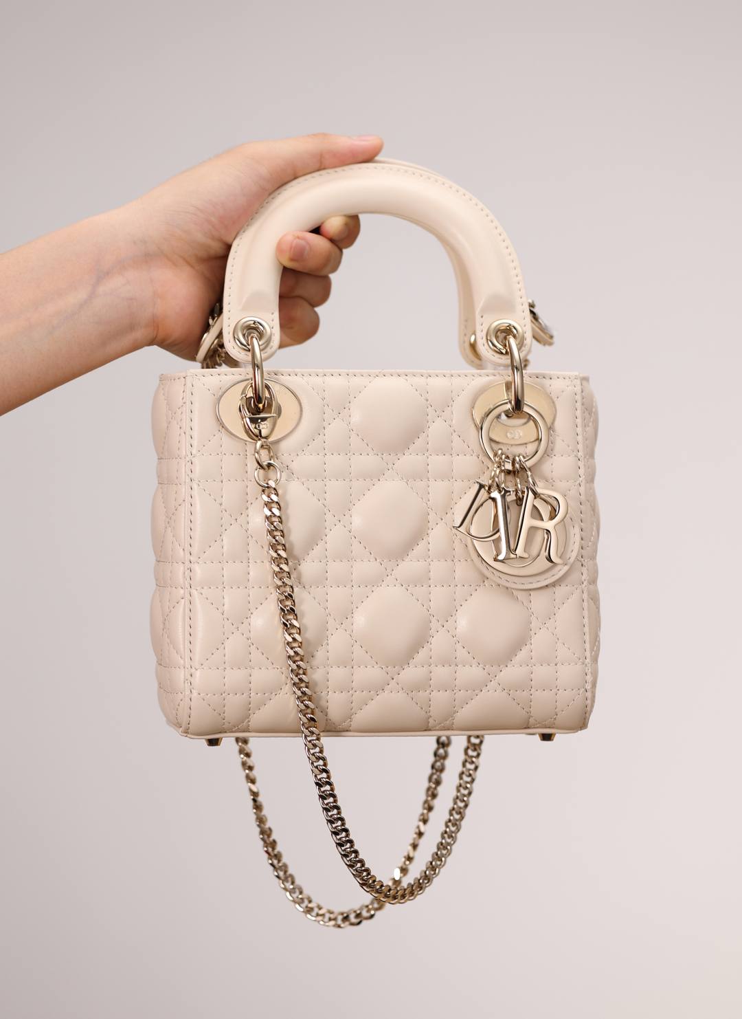 Best Replica Handbags StoreSuper replica Lady Dior bag in beige review(Oct 2025 updated)-ຄຸນະພາບທີ່ດີທີ່ສຸດ Fake Louis Vuitton Bag Online Store, Replica designer bag ru