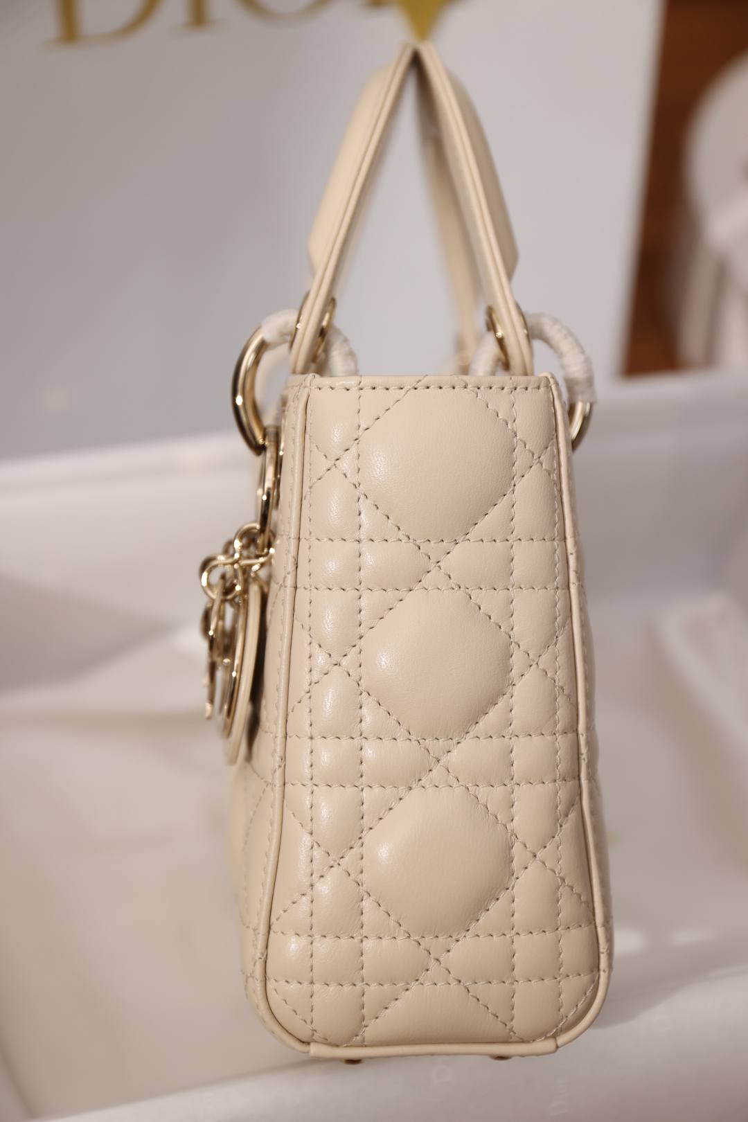 Best Replica Handbags StoreSuper replica Lady Dior bag in beige review(Oct 2025 updated)-ຄຸນະພາບທີ່ດີທີ່ສຸດ Fake Louis Vuitton Bag Online Store, Replica designer bag ru