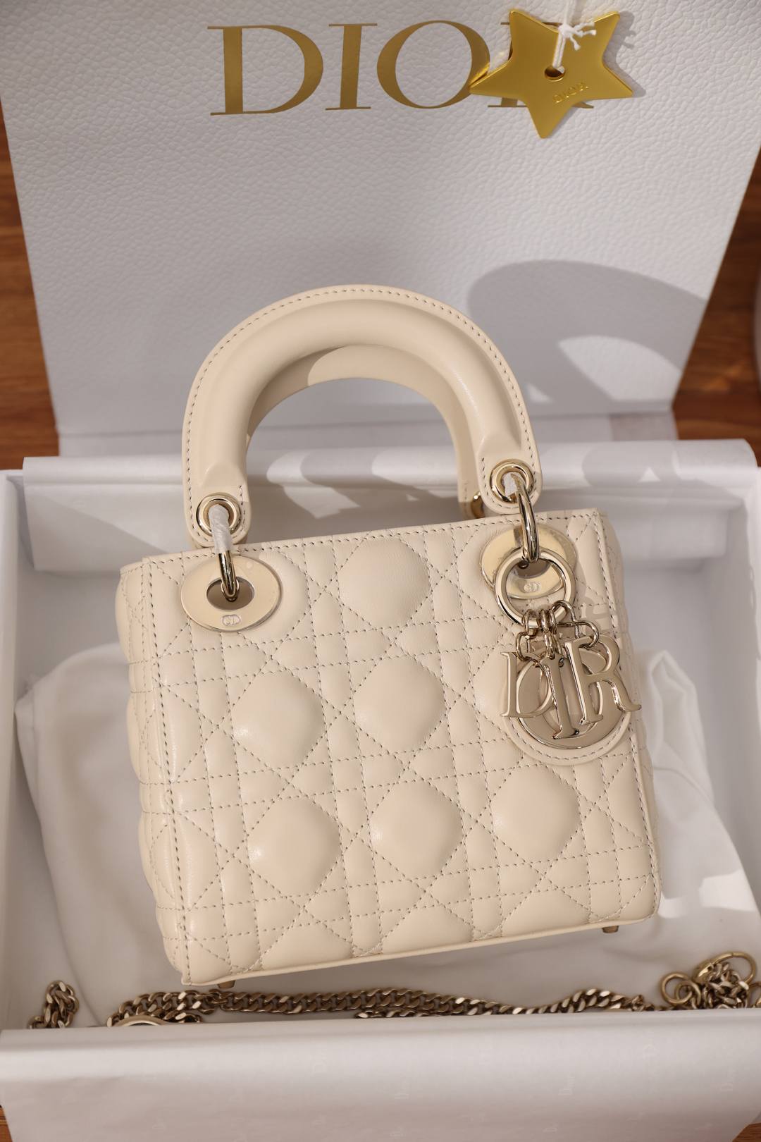 Best Replica Handbags StoreSuper replica Lady Dior bag in beige review(Oct 2025 updated)-ຄຸນະພາບທີ່ດີທີ່ສຸດ Fake Louis Vuitton Bag Online Store, Replica designer bag ru