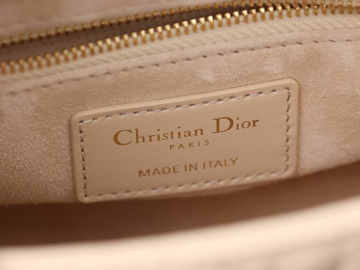 Best Replica Handbags StoreSuper replica Lady Dior bag in beige review(Oct 2025 updated)-ຄຸນະພາບທີ່ດີທີ່ສຸດ Fake Louis Vuitton Bag Online Store, Replica designer bag ru