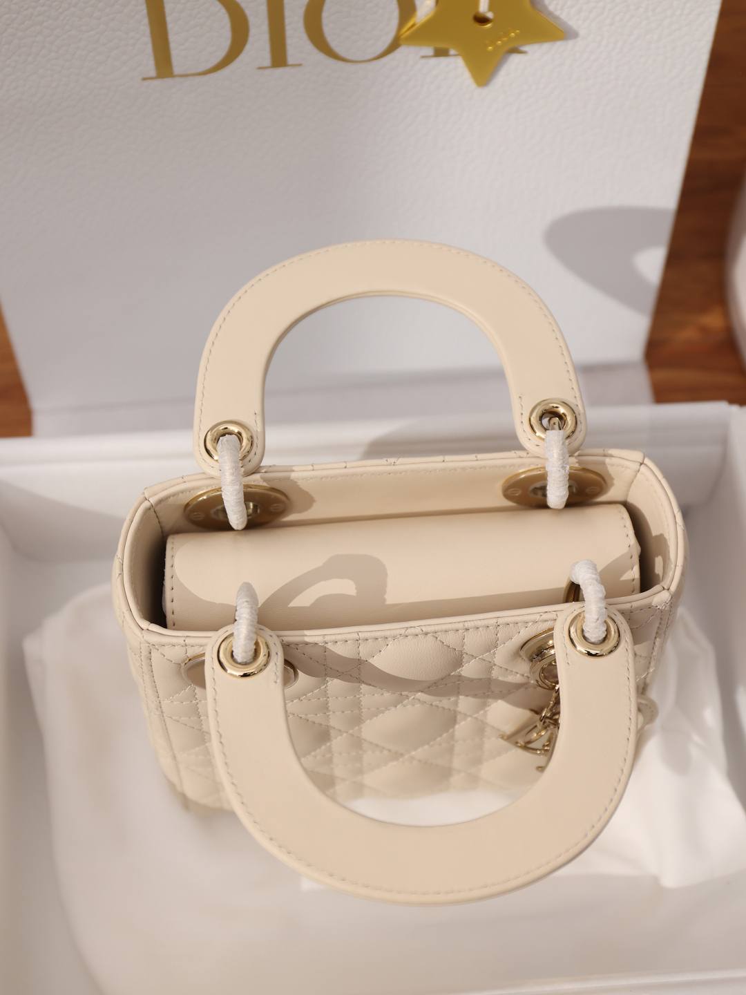 Best Replica Handbags StoreSuper replica Lady Dior bag in beige review(Oct 2025 updated)-ຄຸນະພາບທີ່ດີທີ່ສຸດ Fake Louis Vuitton Bag Online Store, Replica designer bag ru