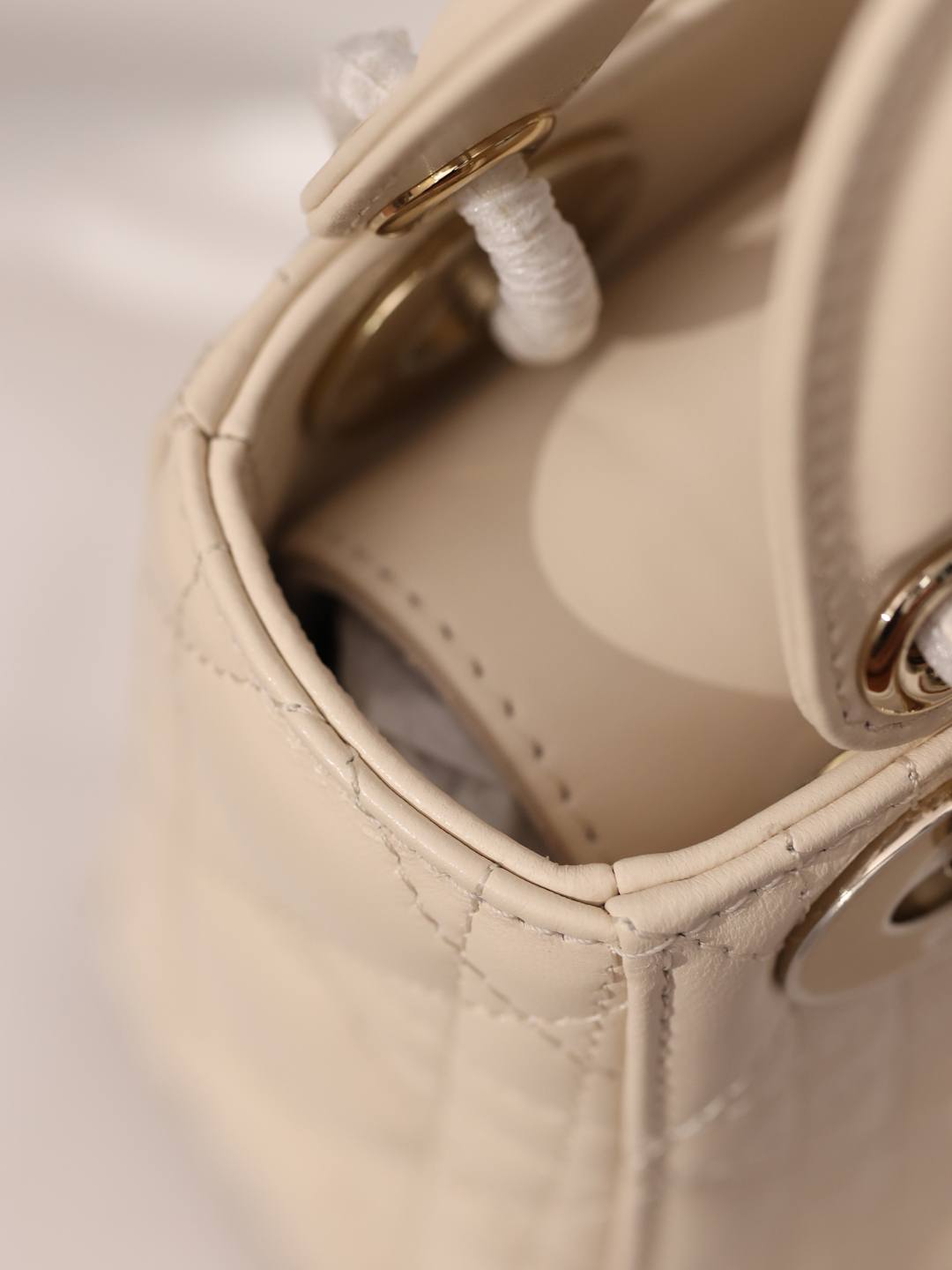 Best Replica Handbags StoreSuper replica Lady Dior bag in beige review(Oct 2025 updated)-ຄຸນະພາບທີ່ດີທີ່ສຸດ Fake Louis Vuitton Bag Online Store, Replica designer bag ru