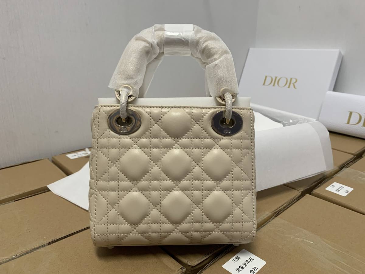 Best Replica Handbags StoreSuper replica Lady Dior bag in beige review(Oct 2025 updated)-ຄຸນະພາບທີ່ດີທີ່ສຸດ Fake Louis Vuitton Bag Online Store, Replica designer bag ru
