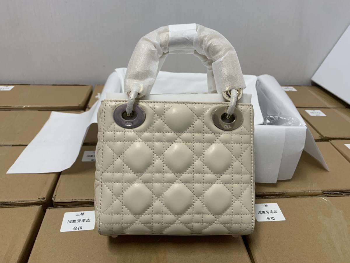 Best Replica Handbags StoreSuper replica Lady Dior bag in beige review(Oct 2025 updated)-ຄຸນະພາບທີ່ດີທີ່ສຸດ Fake Louis Vuitton Bag Online Store, Replica designer bag ru