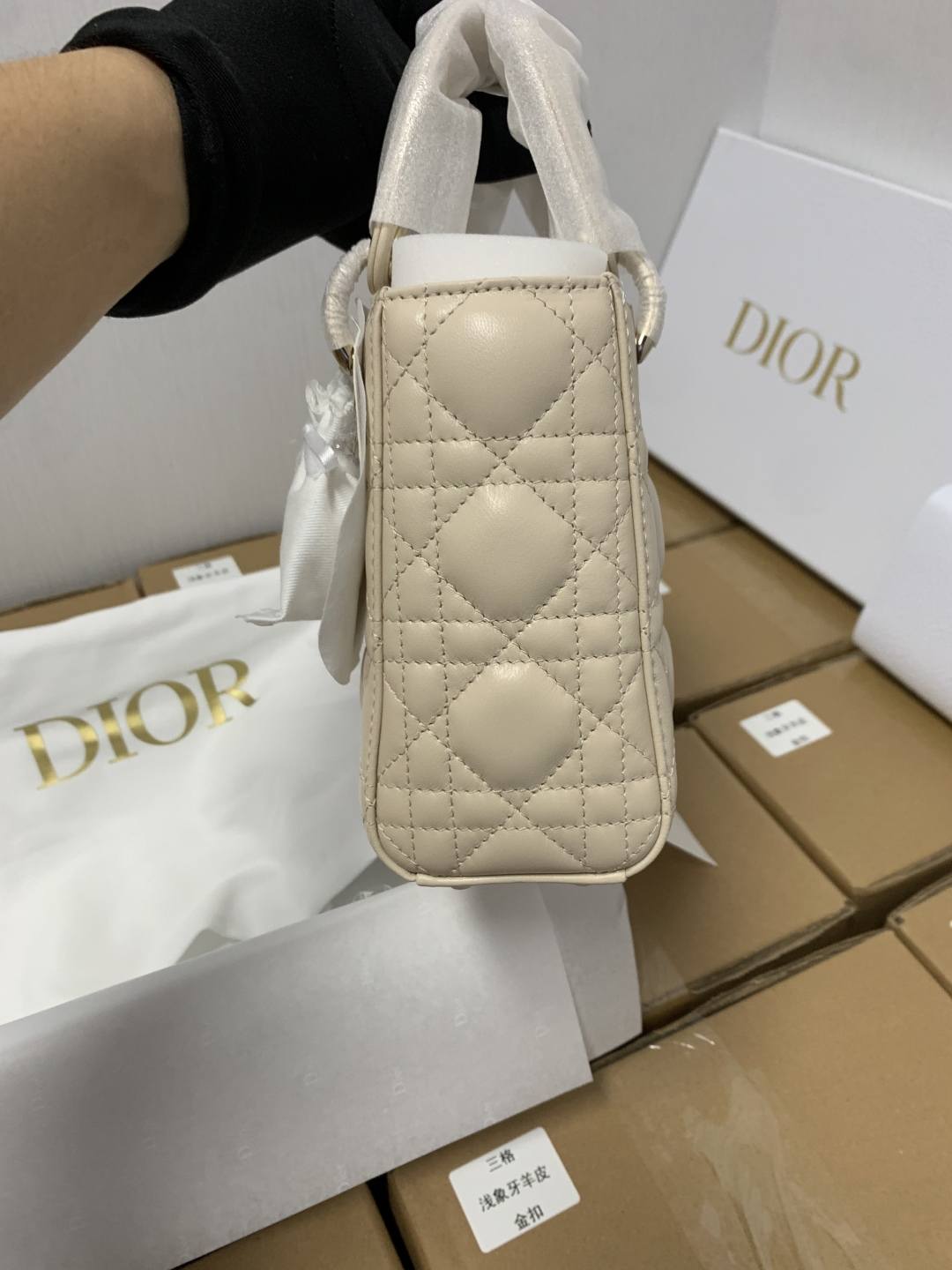 Best Replica Handbags StoreSuper replica Lady Dior bag in beige review(Oct 2025 updated)-ຄຸນະພາບທີ່ດີທີ່ສຸດ Fake Louis Vuitton Bag Online Store, Replica designer bag ru