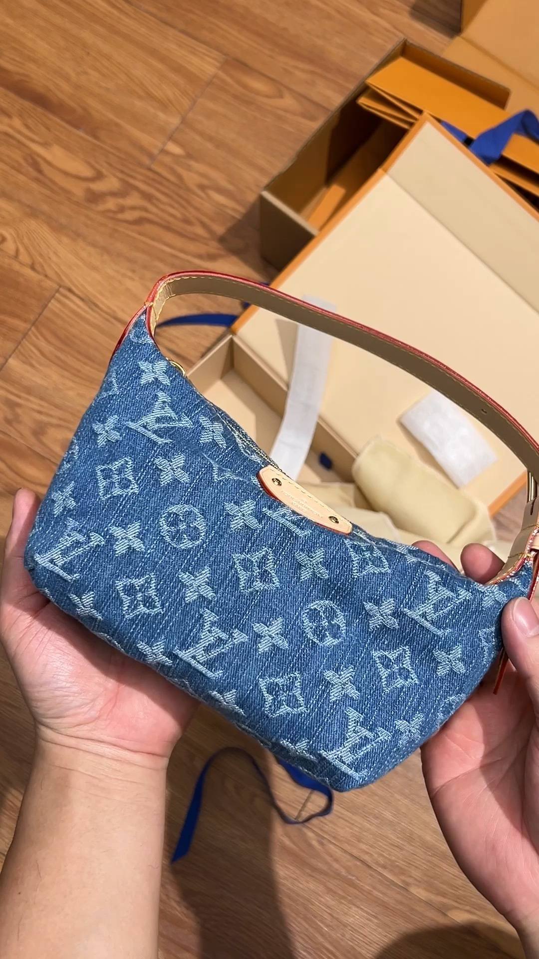 Best Replica Handbags StoreSuper replica Louis Vuitton M82949 Hills pochette in Denim review(Nov 2025 updated)-Best Quality Fake Louis Vuitton Bag Online Store, Replica designer bag ru