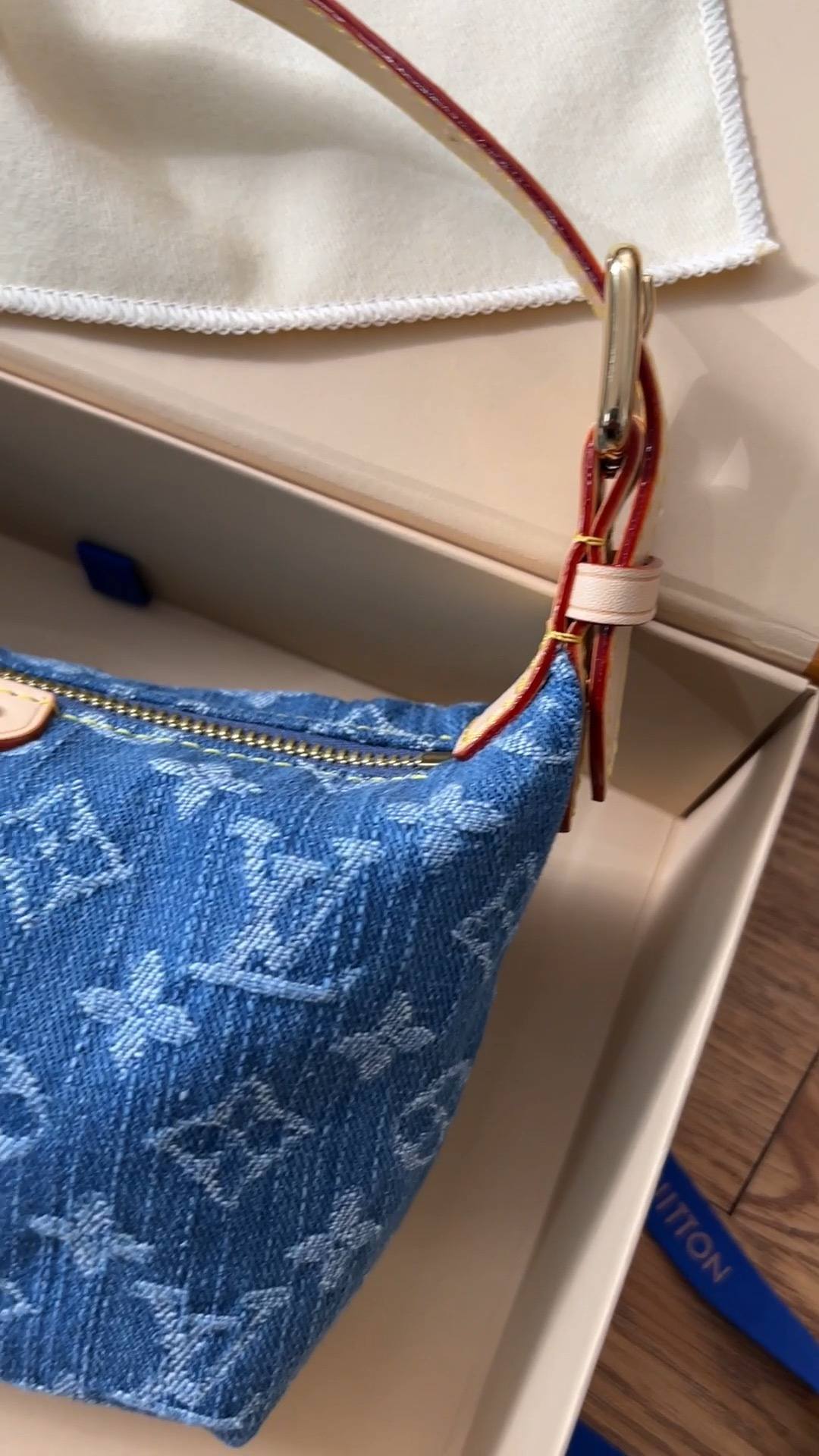 Best Replica Handbags StoreSuper replica Louis Vuitton M82949 Hills pochette in Denim review(Nov 2025 updated)-Best Quality Fake Louis Vuitton Bag Online Store, Replica designer bag ru