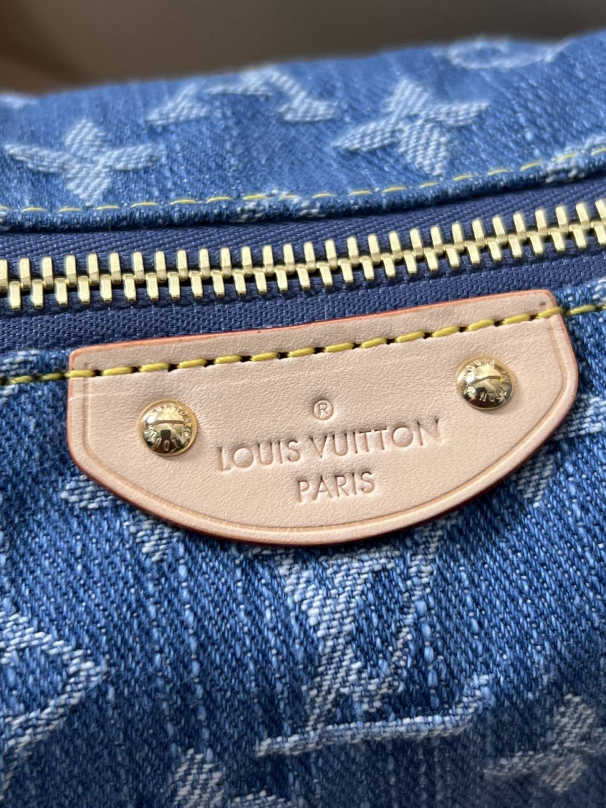 Best Replica Handbags StoreSuper replica Louis Vuitton M82949 Hills pochette in Denim review(Nov 2025 updated)-Best Quality Fake Louis Vuitton Bag Online Store, Replica designer bag ru