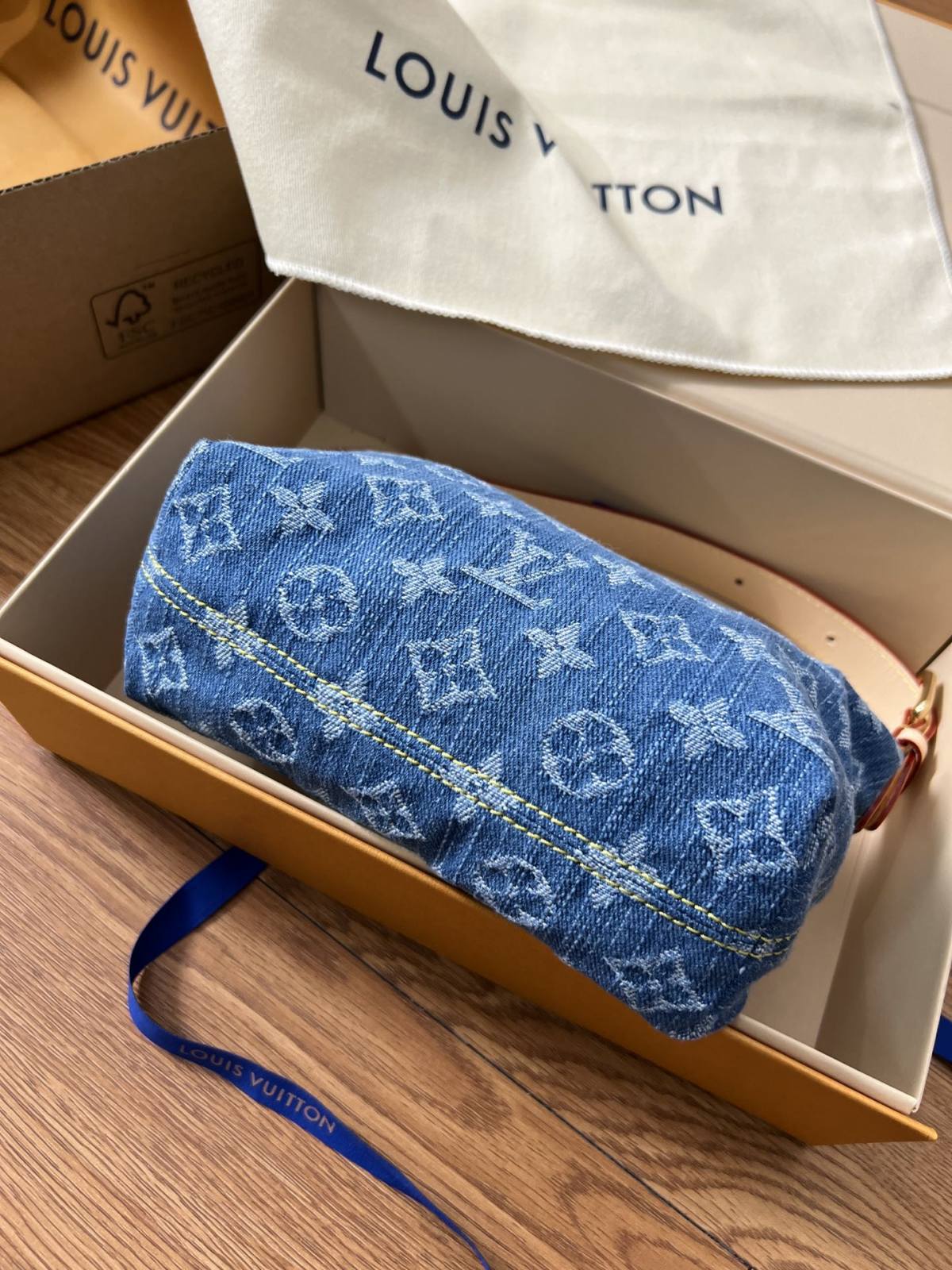 Best Replica Handbags StoreSuper replica Louis Vuitton M82949 Hills pochette in Denim review(Nov 2025 updated)-Best Quality Fake Louis Vuitton Bag Online Store, Replica designer bag ru