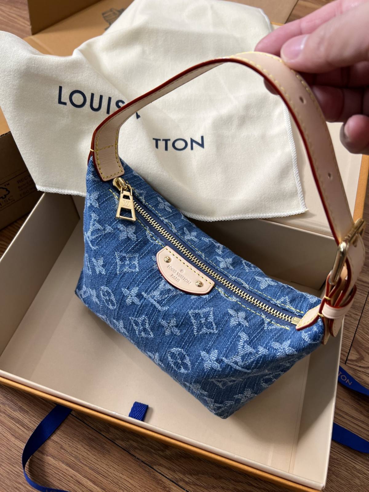 Best Replica Handbags StoreSuper replica Louis Vuitton M82949 Hills pochette in Denim review(Nov 2025 updated)-Best Quality Fake Louis Vuitton Bag Online Store, Replica designer bag ru