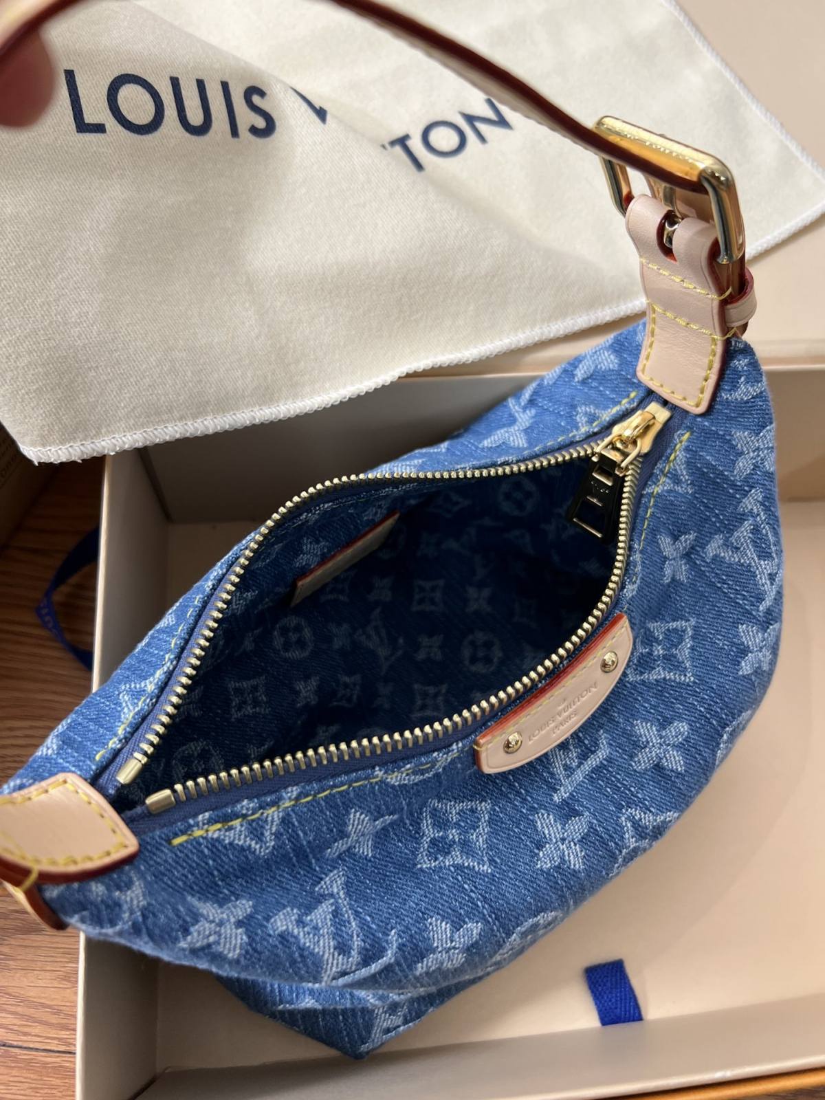 Best Replica Handbags StoreSuper replica Louis Vuitton M82949 Hills pochette in Denim review(Nov 2025 updated)-Best Quality Fake Louis Vuitton Bag Online Store, Replica designer bag ru