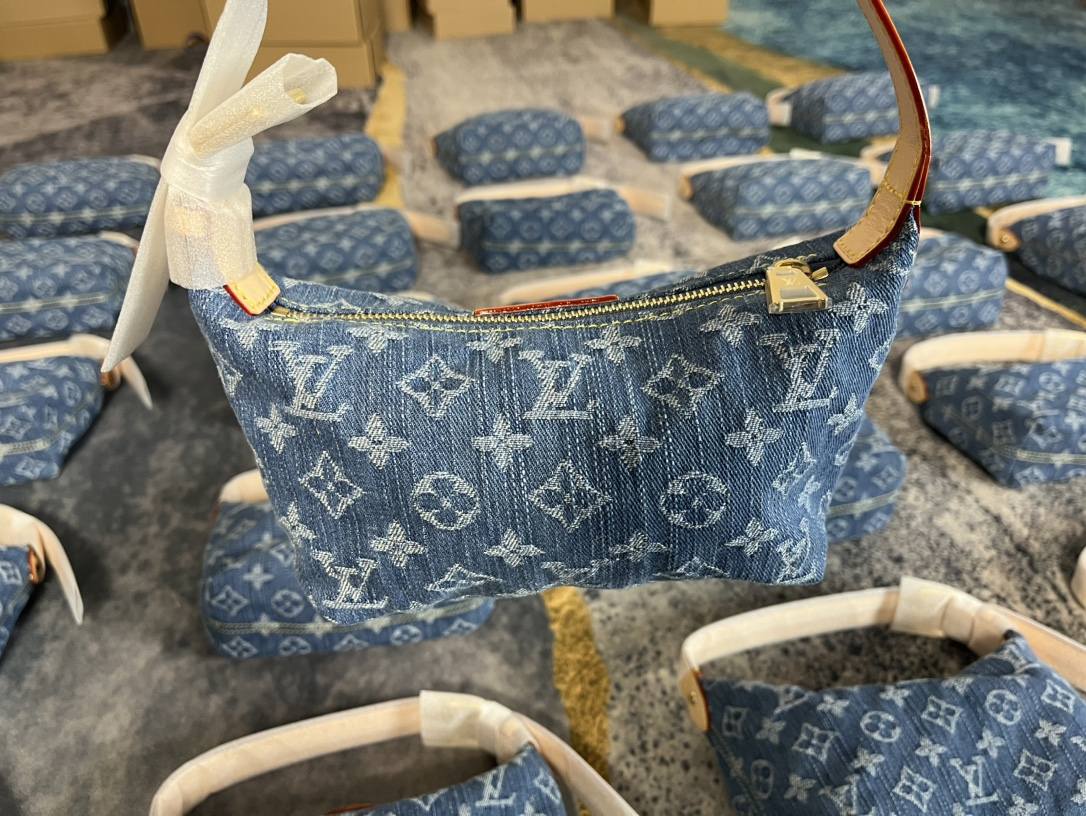 Best Replica Handbags StoreSuper replica Louis Vuitton M82949 Hills pochette in Denim review(Nov 2025 updated)-Best Quality Fake Louis Vuitton Bag Online Store, Replica designer bag ru