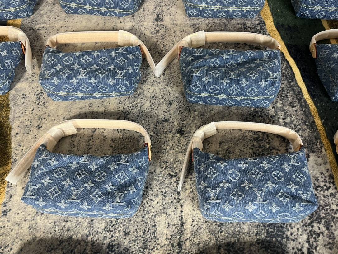 Best Replica Handbags StoreSuper replica Louis Vuitton M82949 Hills pochette in Denim review(Nov 2025 updated)-Best Quality Fake Louis Vuitton Bag Online Store, Replica designer bag ru