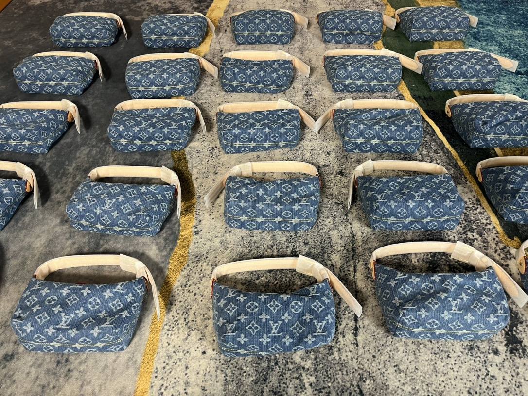 Best Replica Handbags StoreSuper replica Louis Vuitton M82949 Hills pochette in Denim review(Nov 2025 updated)-Best Quality Fake Louis Vuitton Bag Online Store, Replica designer bag ru