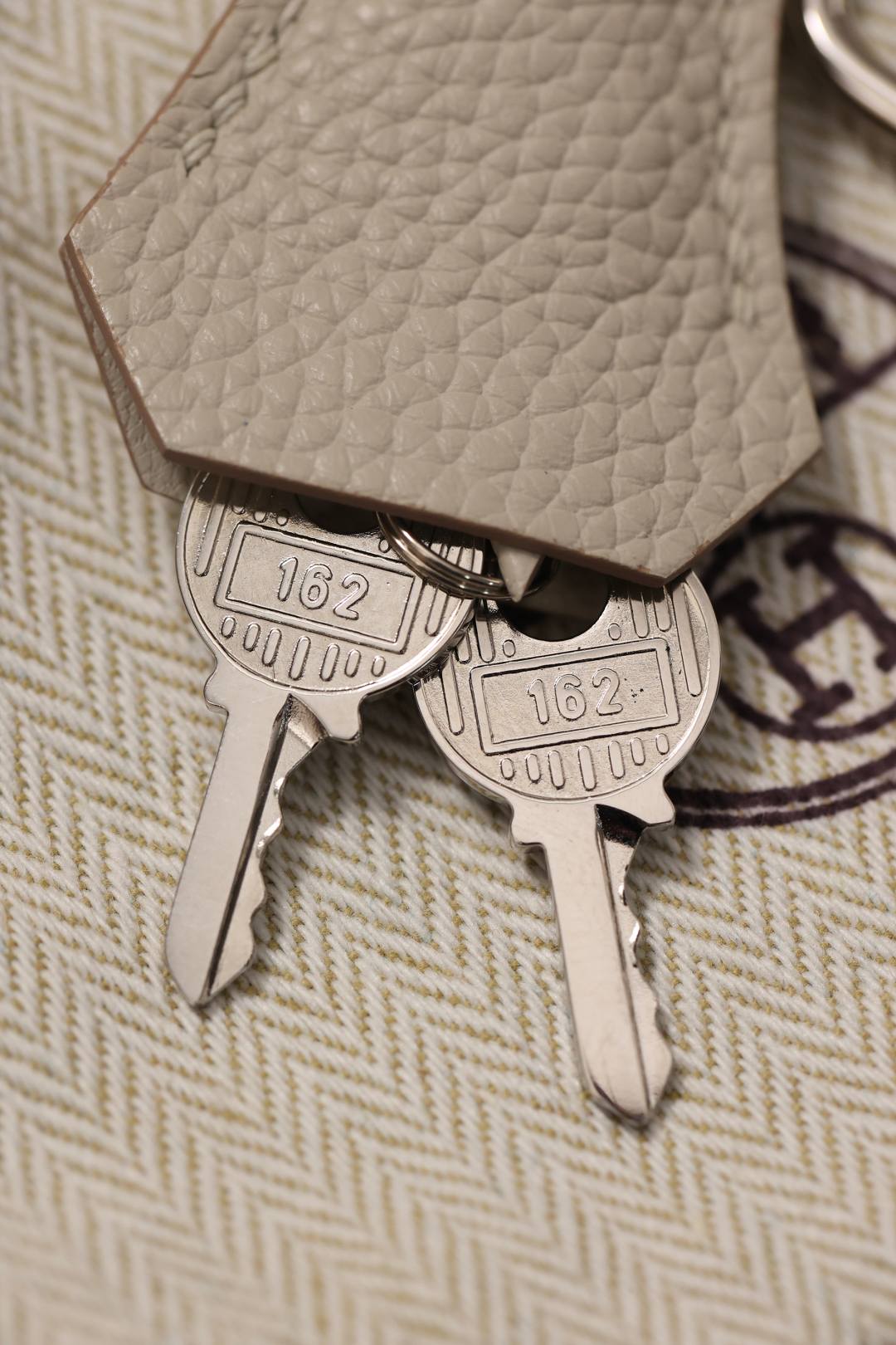 Best Replica Handbags Storefully handmade Hermes Kelly 28 bag in white togo(Nov 2025 updated)-Best Quality Fake Louis Vuitton Bag Online Store, Replica designer bag ru Best Replica Handbags Storefully handmade Hermes Kelly 28 bag in white togo(Nov 2025 updated)-Best Quality Fake Louis Vuitton Bag Online Store, Replica designer bag ru