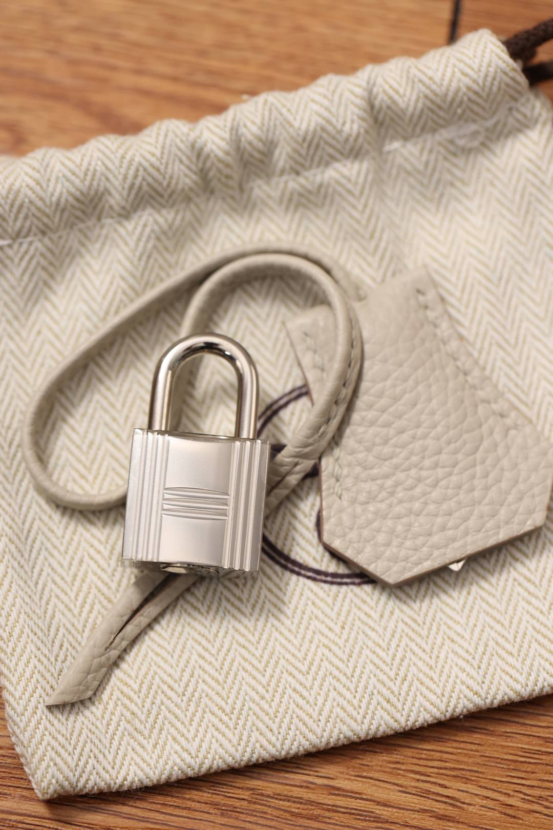 Best Replica Handbags Storefully handmade Hermes Kelly 28 bag in white togo(Nov 2025 updated)-Best Quality Fake Louis Vuitton Bag Online Store, Replica designer bag ru Best Replica Handbags Storefully handmade Hermes Kelly 28 bag in white togo(Nov 2025 updated)-Best Quality Fake Louis Vuitton Bag Online Store, Replica designer bag ru