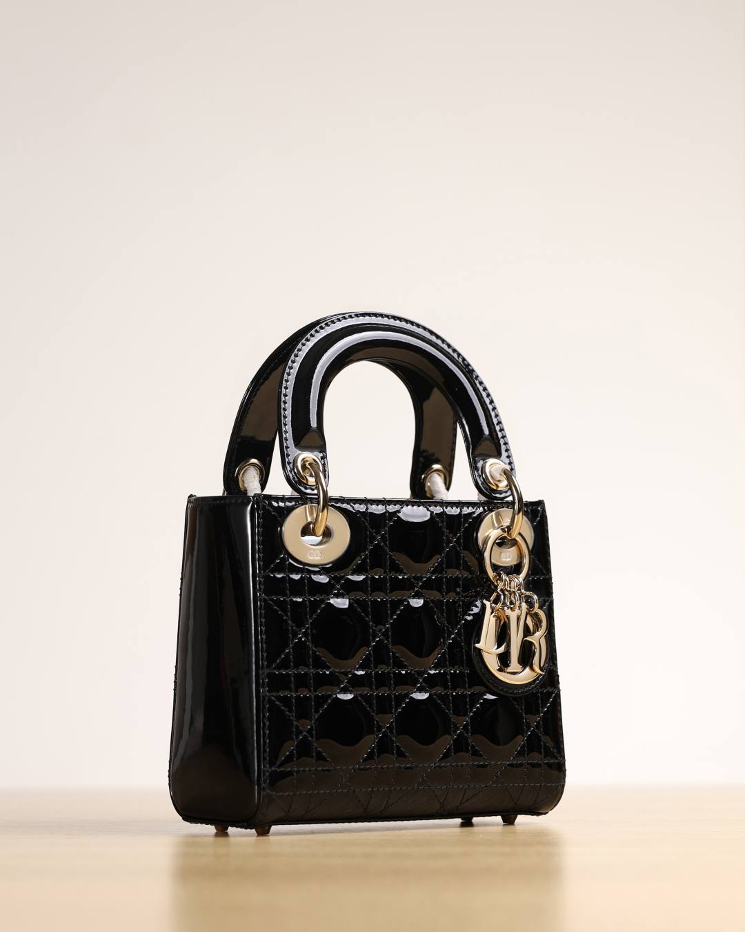 Best Replica Handbags Storesuper replica Lady Dior in Patent black bag review(Dec 2025 updated)-Best Quality Fake Louis Vuitton Bag Online Store, Replica designer bag ru