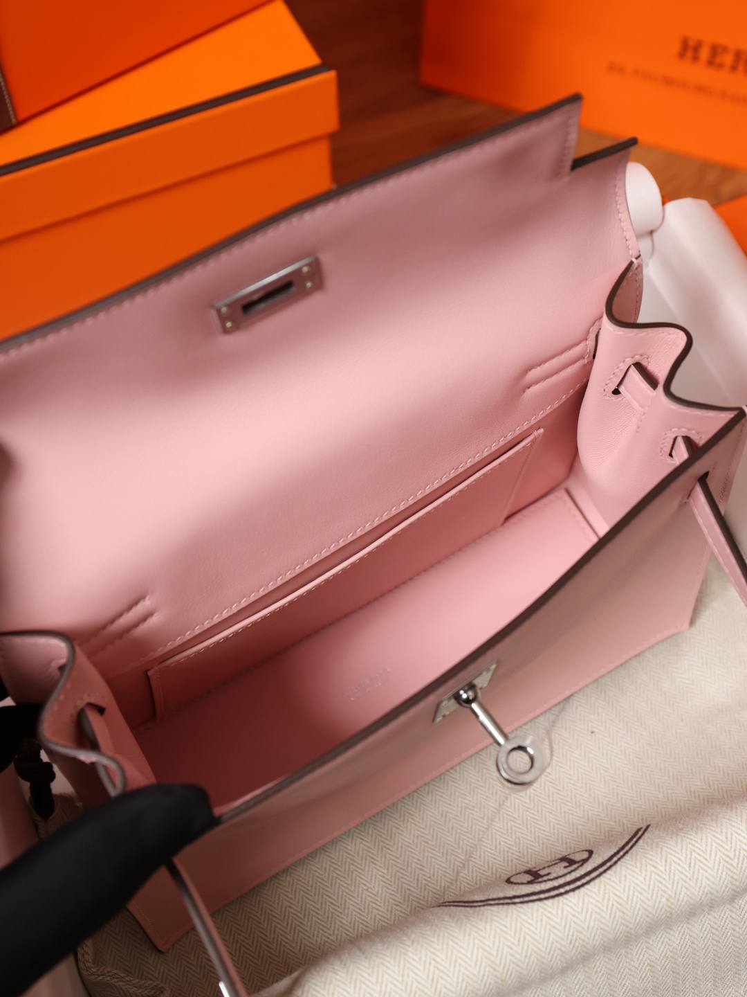 Best Replica Handbags Storehandmade Hermes Dance bag in Swift leather pink (Jan 2026 updated)-အရည်အသွေးအကောင်းဆုံးအတု Louis Vuitton Bag အွန်လိုင်းစတိုး၊ ပုံစံတူဒီဇိုင်နာအိတ် ru Best Replica Handbags Storehandmade Hermes Dance bag in Swift leather pink (Jan 2026 updated)-အရည်အသွေးအကောင်းဆုံးအတု Louis Vuitton Bag အွန်လိုင်းစတိုး၊ ပုံစံတူဒီဇိုင်နာအိတ် ru
