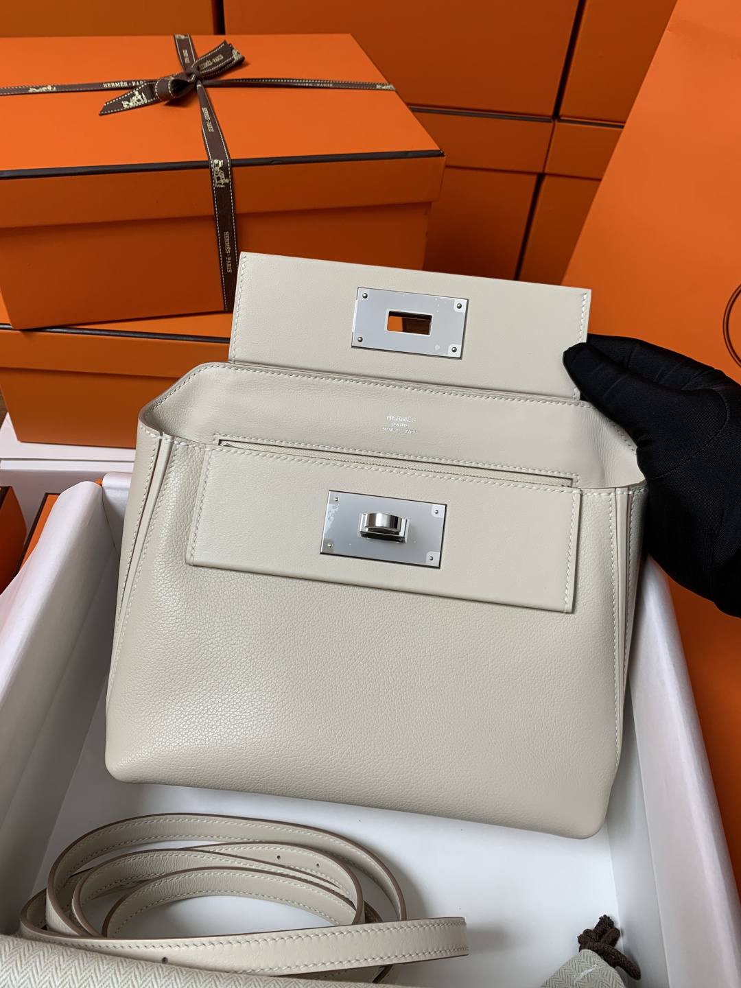 Best Replica Handbags Storehand made Hermes 2424 bag in white leather review(Feb 2026 updated)-Best Quality Fake designer Bag Review, Replica designer bag ru Best Replica Handbags Storehand made Hermes 2424 bag in white leather review(Feb 2026 updated)-Best Quality Fake designer Bag Review, Replica designer bag ru