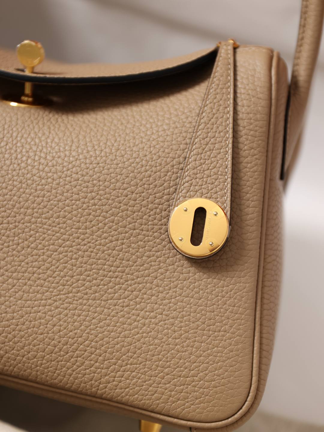 Best Replica Handbags Storehandmade Hermes Lindy 26 bag in beige togo leather bag review(Feb 2026 updated)-Best Quality adịgboroja Louis vuitton akpa Online Store, oyiri mmebe akpa ru