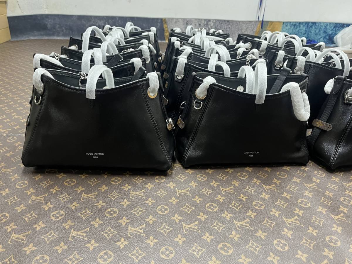 Best Replica Handbags Storebest replica Louis Vuitton Carryall BB bag M12888 lambskin bag(Mar 2026 updated)-Tayada ugu Fiican ee Louis Vuitton Boorsada Online Store, Bac naqshadeeye nuqul ah