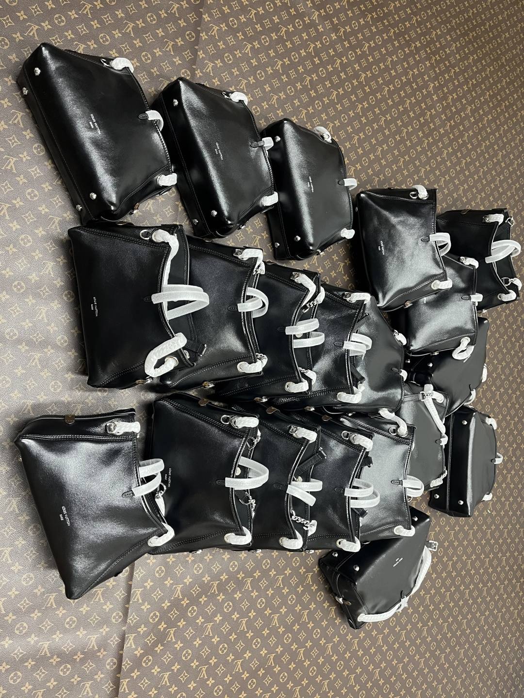 Best Replica Handbags Storebest replica Louis Vuitton Carryall BB bag M12888 lambskin bag(Mar 2026 updated)-Tayada ugu Fiican ee Louis Vuitton Boorsada Online Store, Bac naqshadeeye nuqul ah